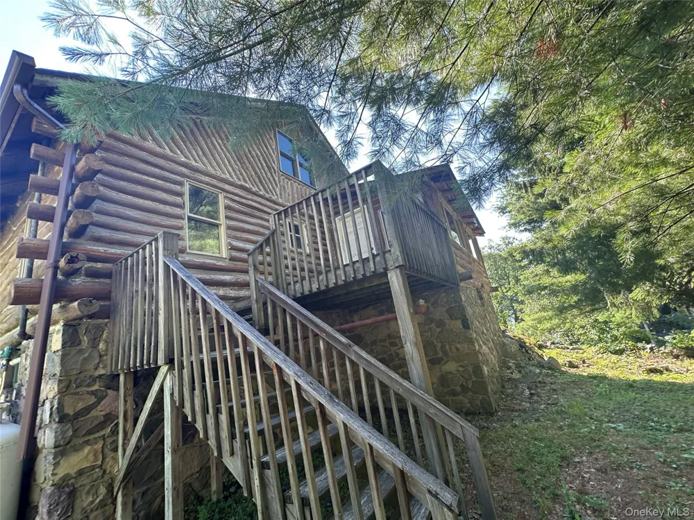 122 Woods Road Greenwood Lake, NY 10925