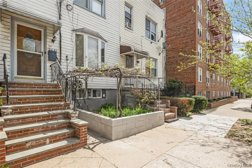 8481 127th Street Richmond Hill, NY 11415