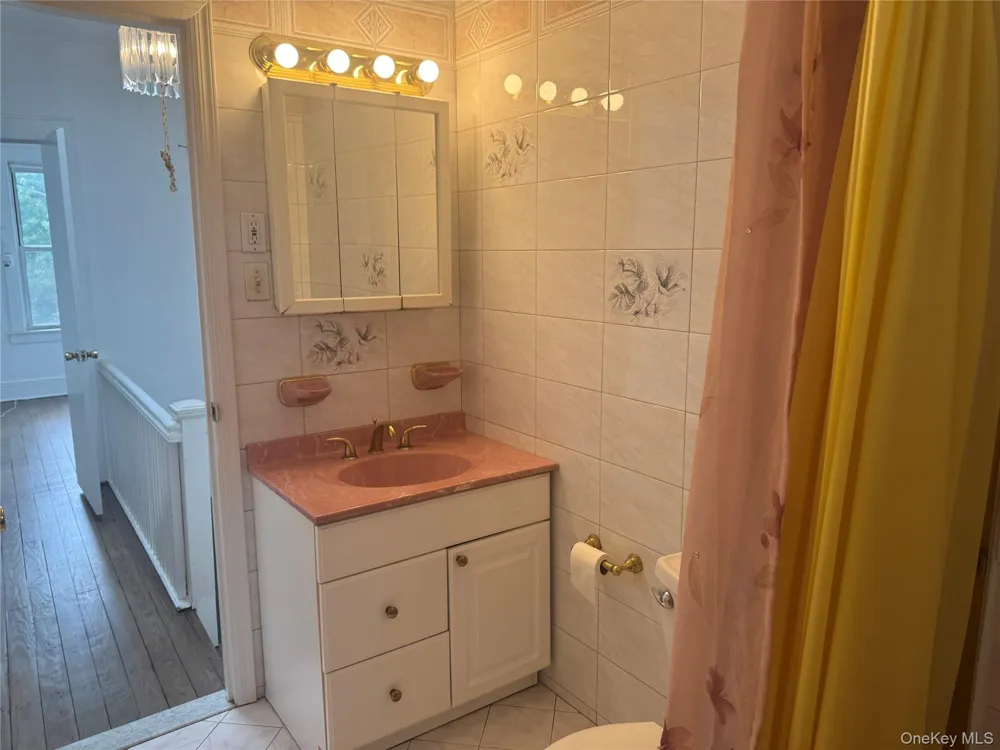 8481 127th Street Richmond Hill, NY 11415