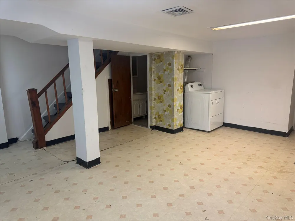8481 127th Street Richmond Hill, NY 11415