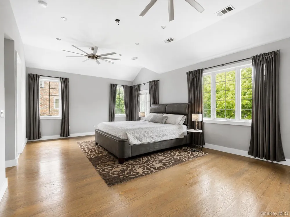 8411 Homelawn Street Jamaica Estates, NY 11432
