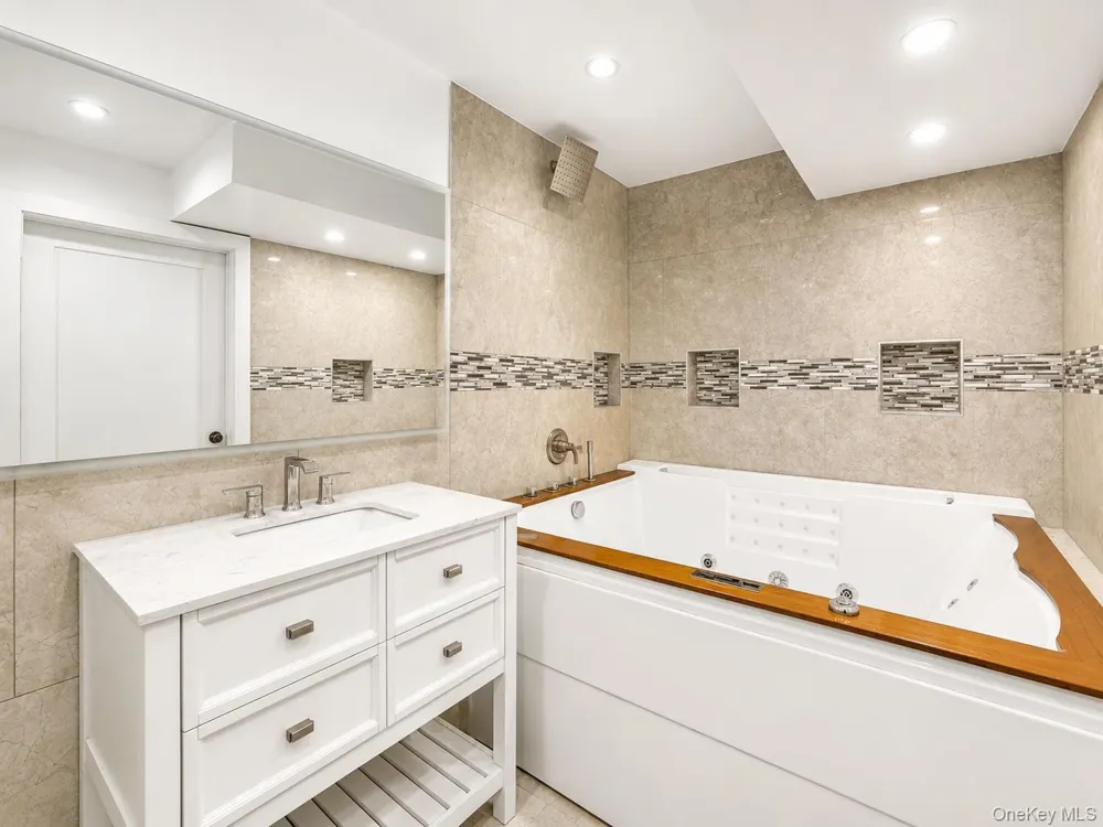 8411 Homelawn Street Jamaica Estates, NY 11432
