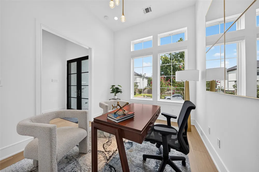 4303 Dorothy Street Bellaire, TX 77401