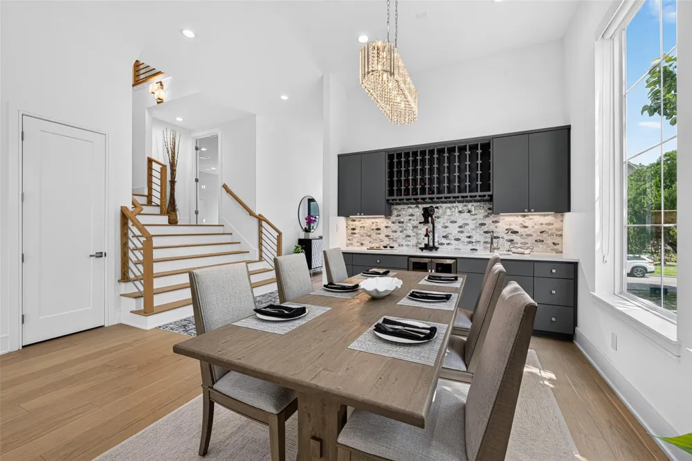 4303 Dorothy Street Bellaire, TX 77401