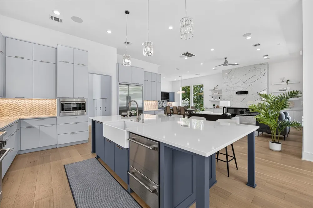 4303 Dorothy Street Bellaire, TX 77401