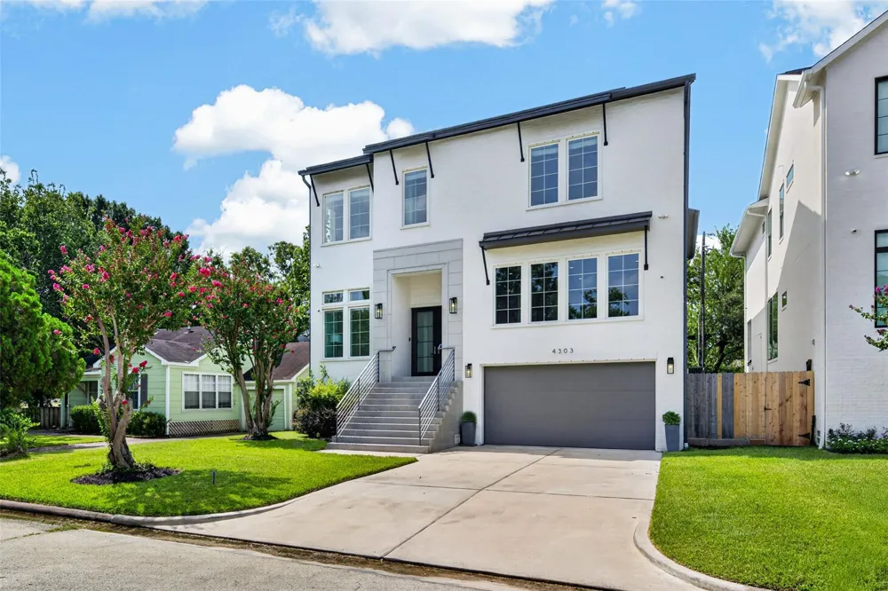 4303 Dorothy Street Bellaire, TX 77401