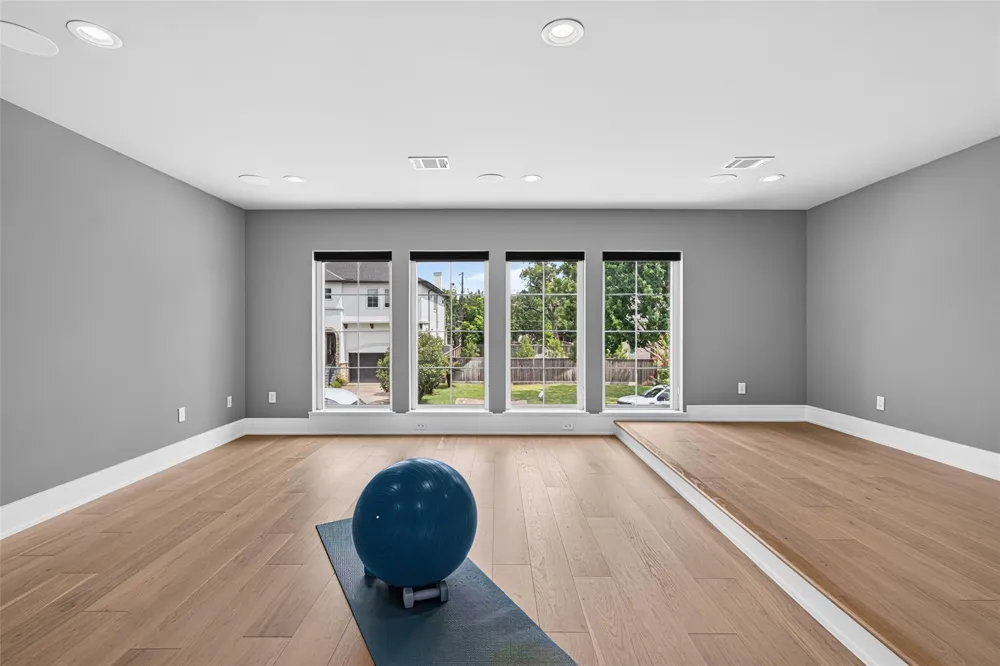 4303 Dorothy Street Bellaire, TX 77401