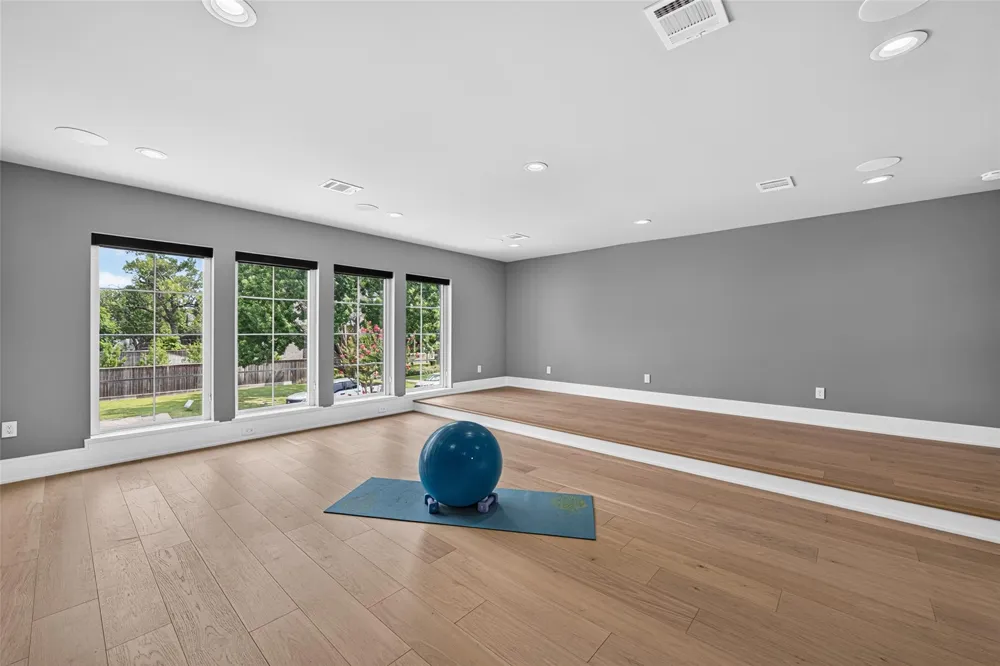 4303 Dorothy Street Bellaire, TX 77401