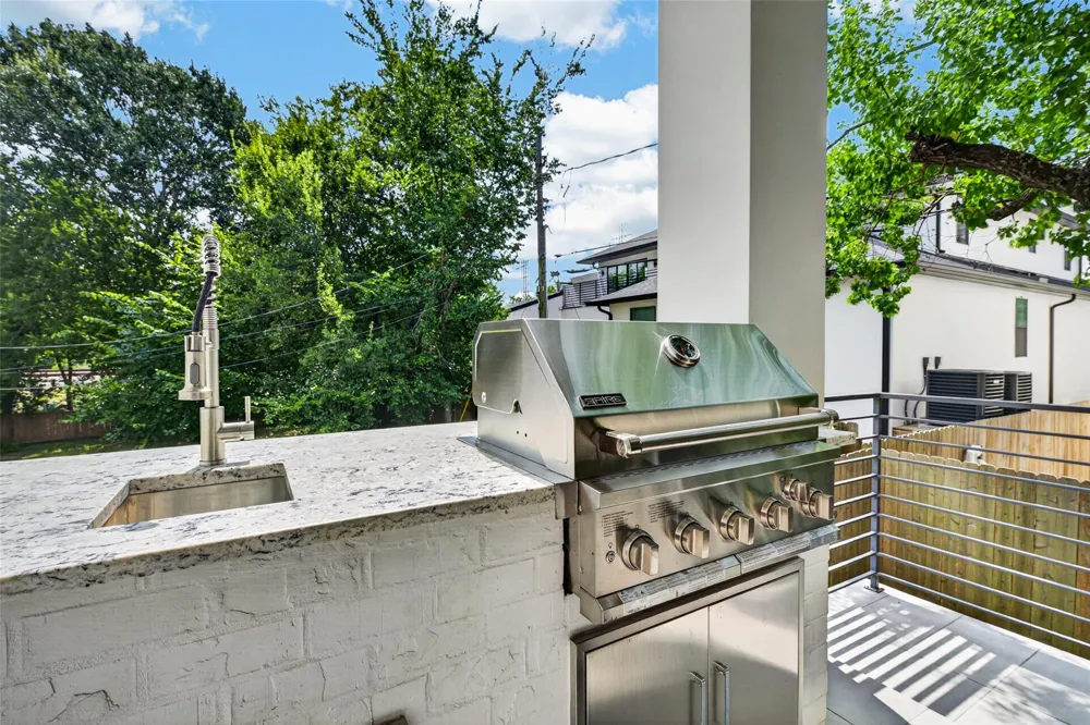 4303 Dorothy Street Bellaire, TX 77401