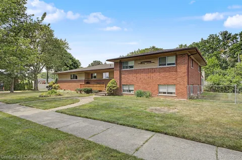 27110 Clairview Drive