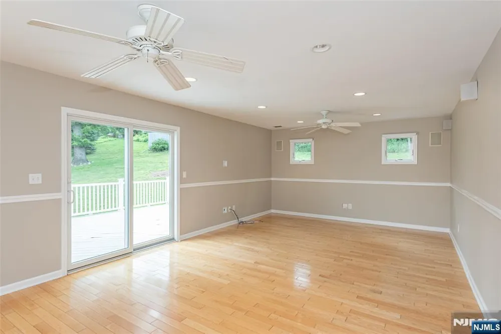 345 Bowden Road Cedar Grove, NJ 07009