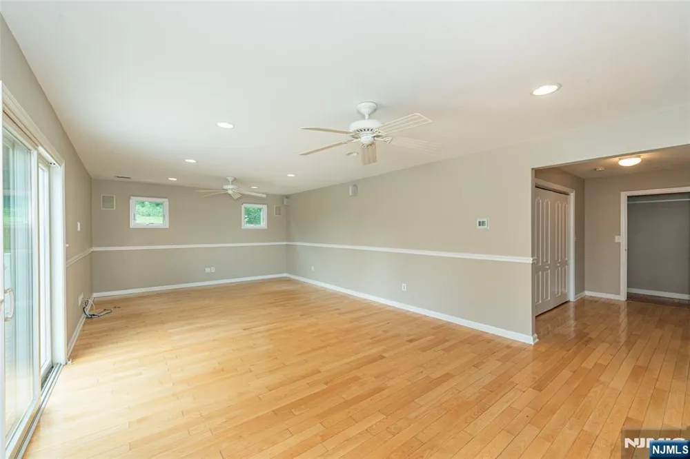 345 Bowden Road Cedar Grove, NJ 07009