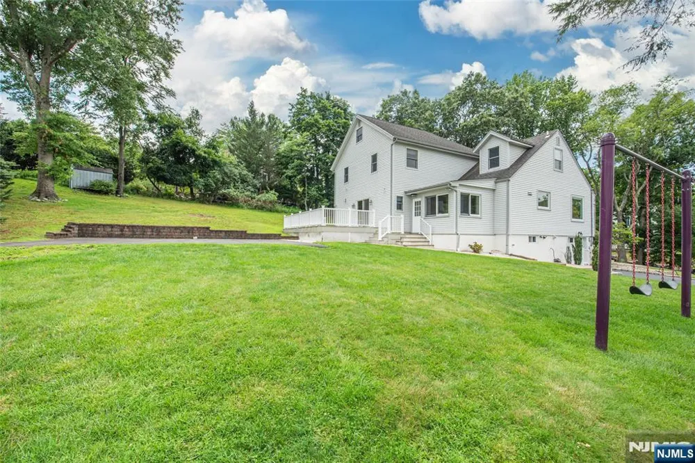 345 Bowden Road Cedar Grove, NJ 07009