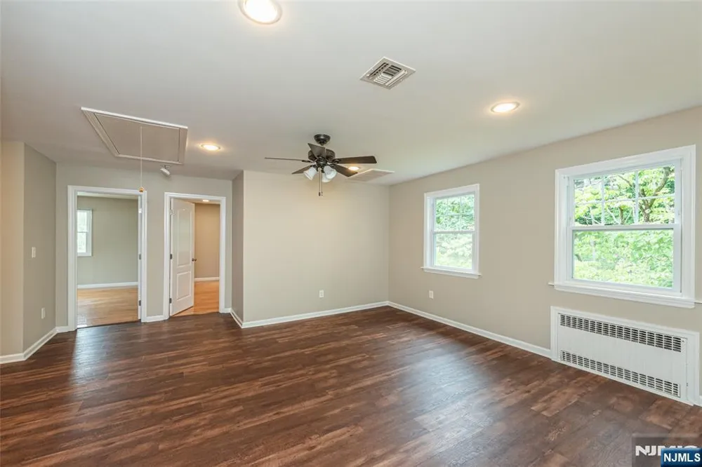 345 Bowden Road Cedar Grove, NJ 07009