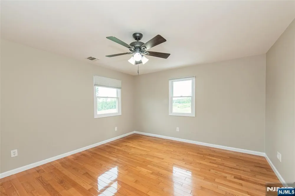 345 Bowden Road Cedar Grove, NJ 07009