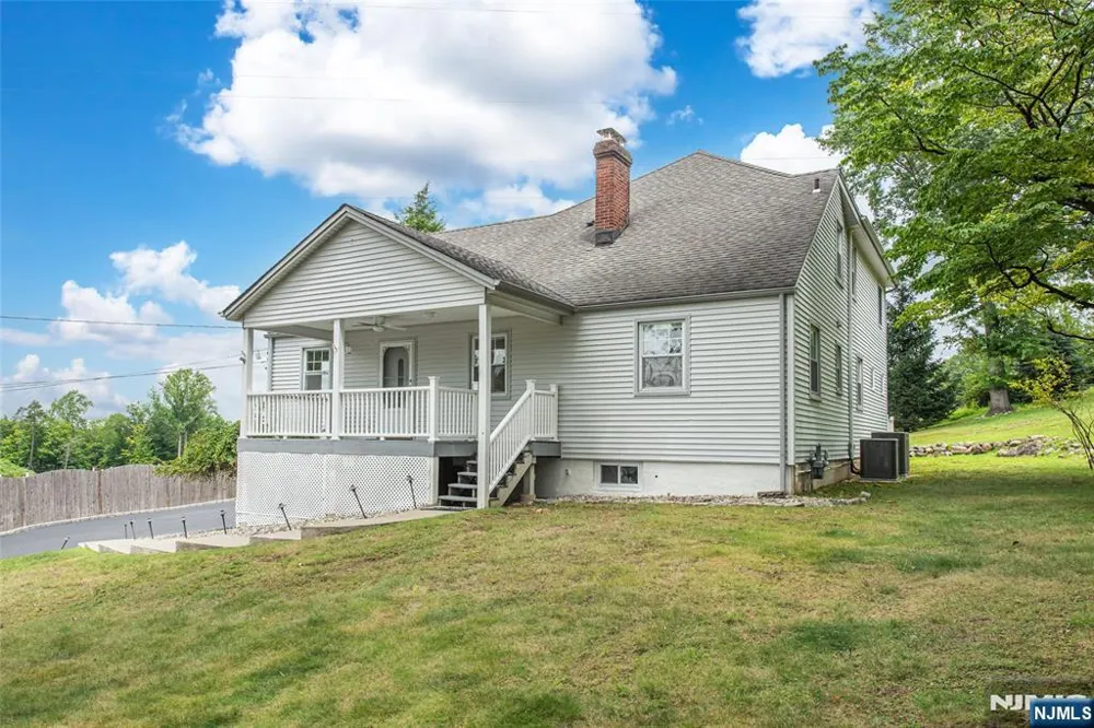 345 Bowden Road Cedar Grove, NJ 07009