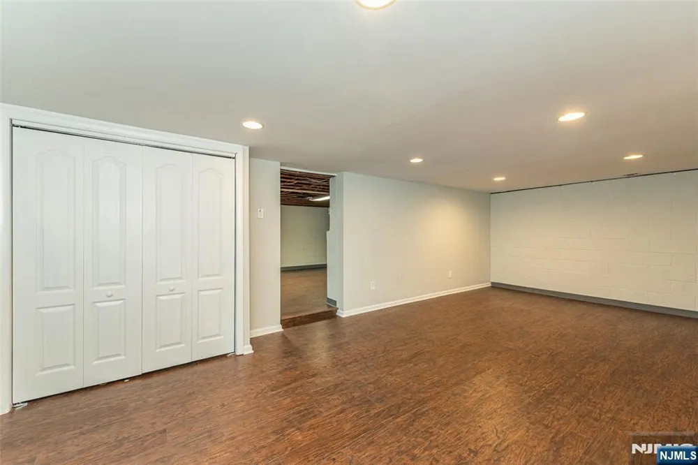 345 Bowden Road Cedar Grove, NJ 07009