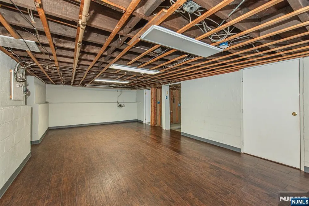 345 Bowden Road Cedar Grove, NJ 07009