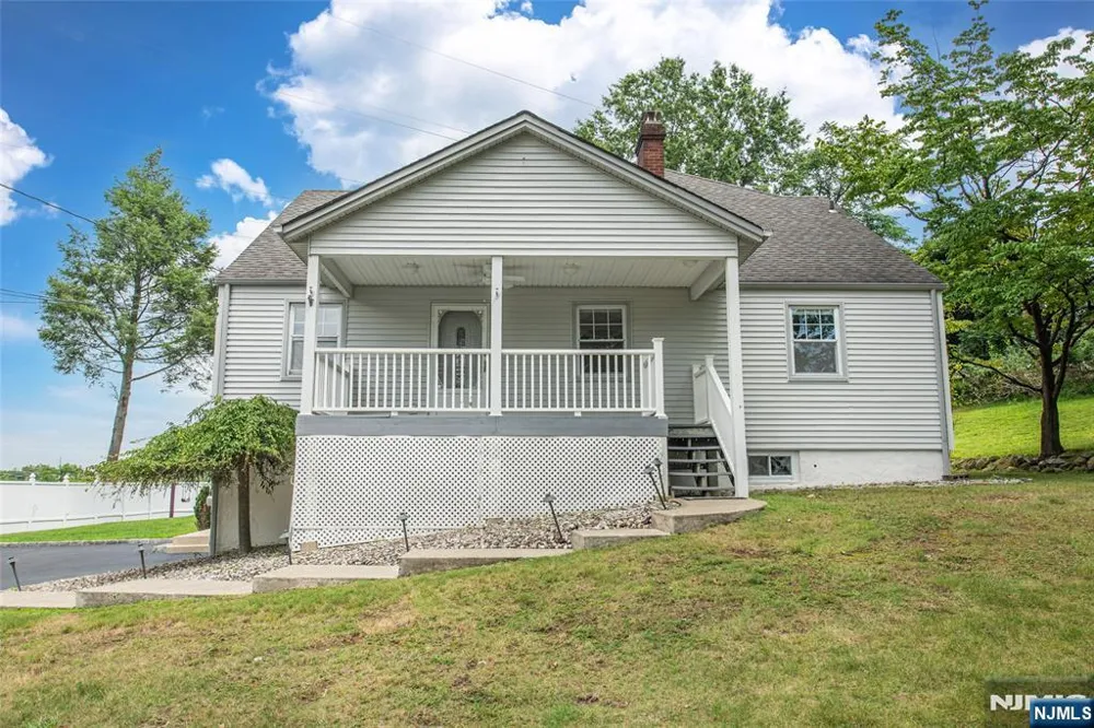 345 Bowden Road Cedar Grove, NJ 07009