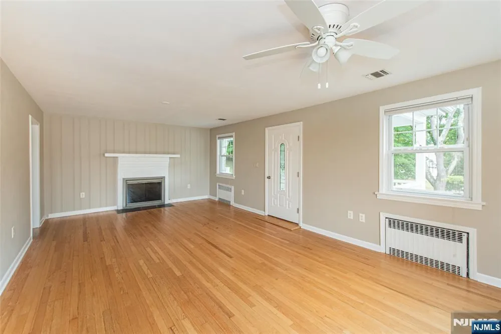345 Bowden Road Cedar Grove, NJ 07009