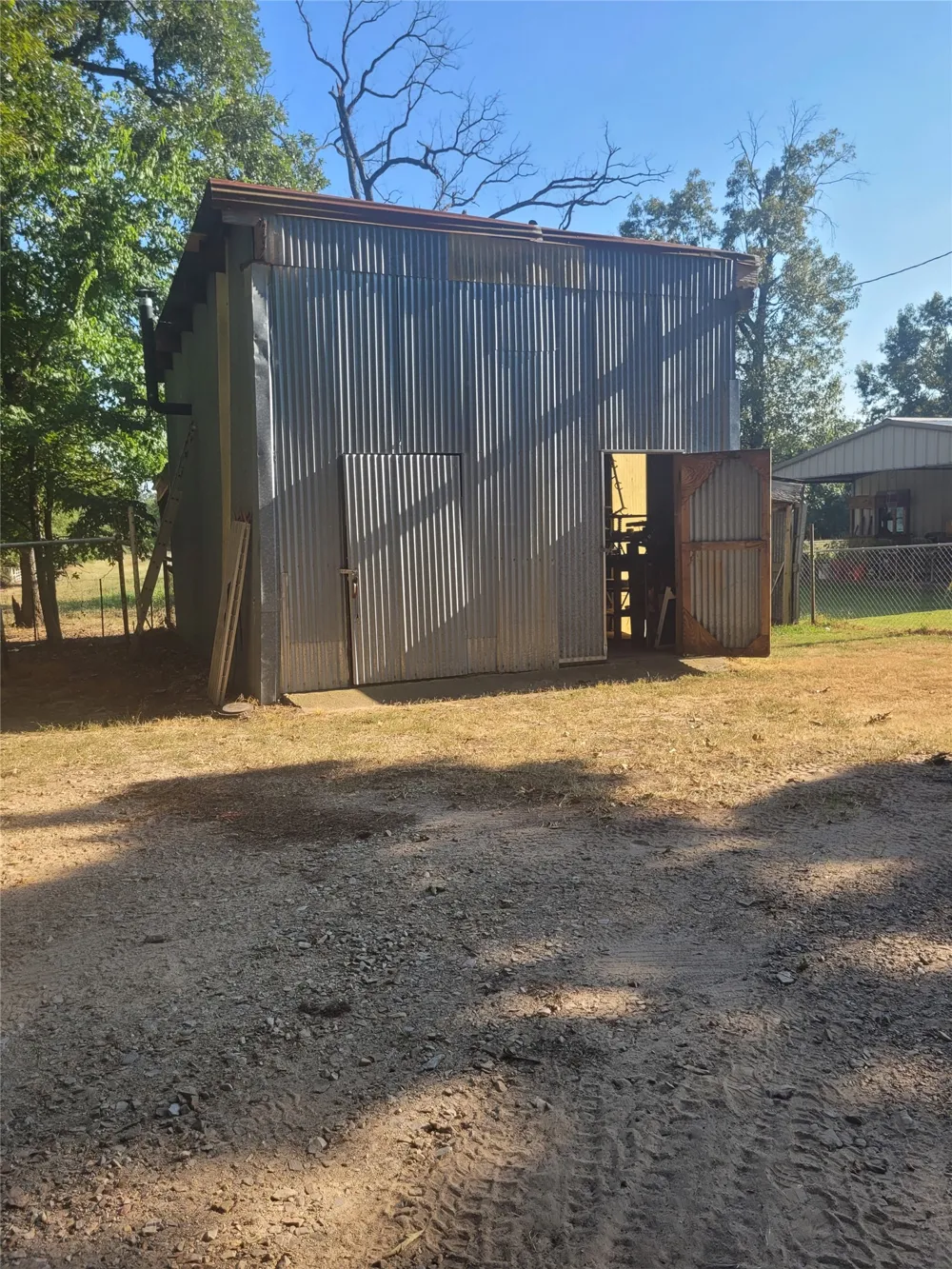 10510 U. S. Highway 82 E Blossom, TX 75416