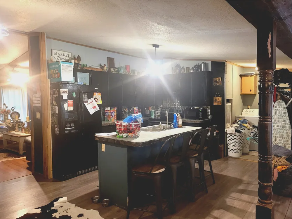 10510 U. S. Highway 82 E Blossom, TX 75416