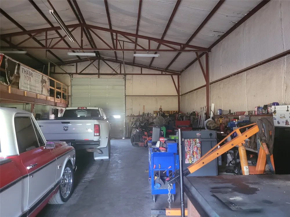 10510 U. S. Highway 82 E Blossom, TX 75416