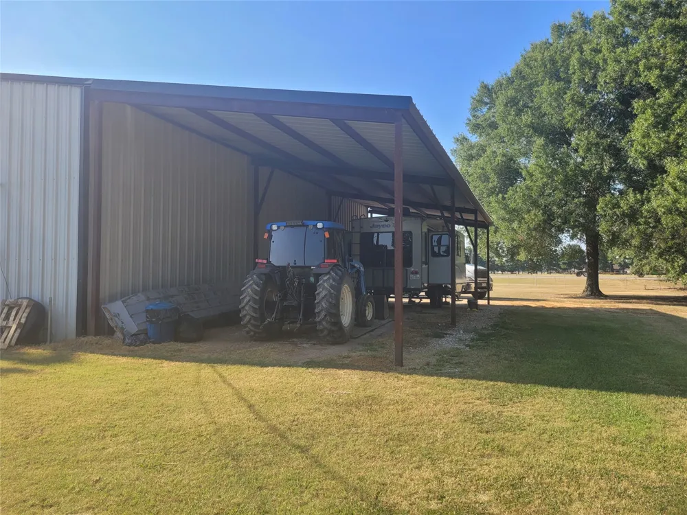 10510 U. S. Highway 82 E Blossom, TX 75416