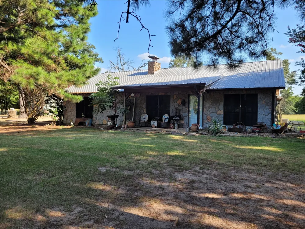 10510 U. S. Highway 82 E Blossom, TX 75416