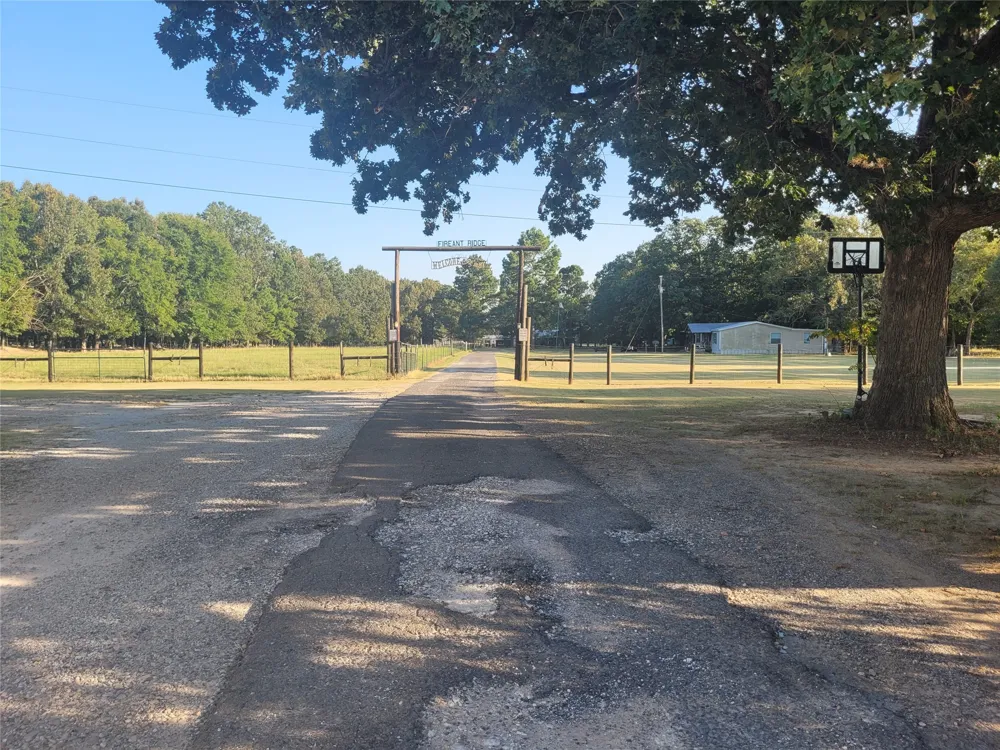 10510 U. S. Highway 82 E Blossom, TX 75416