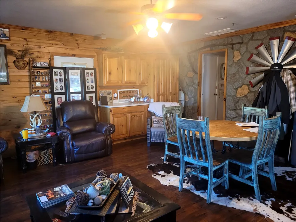 10510 U. S. Highway 82 E Blossom, TX 75416