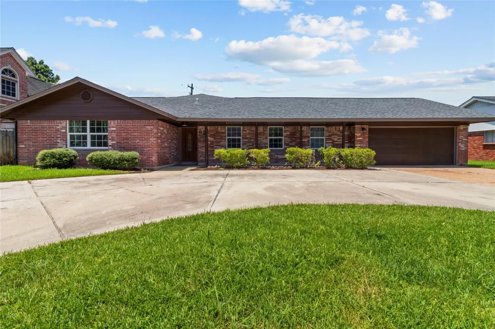 2304 Harper Drive Pasadena, TX 77502