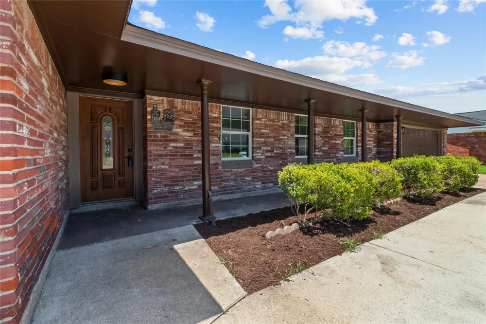 2304 Harper Drive Pasadena, TX 77502