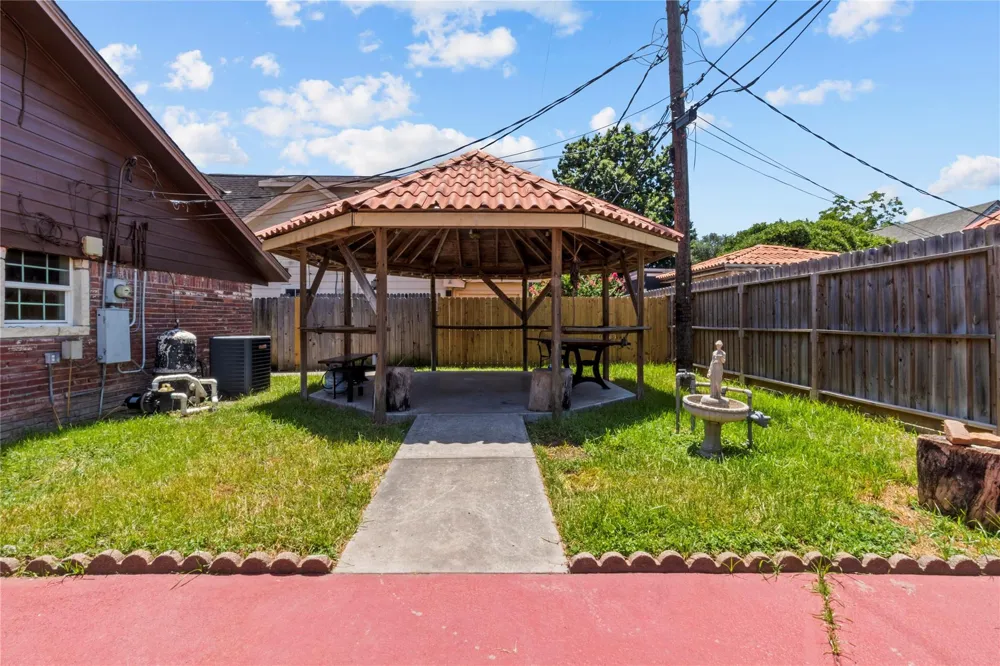 2304 Harper Drive Pasadena, TX 77502