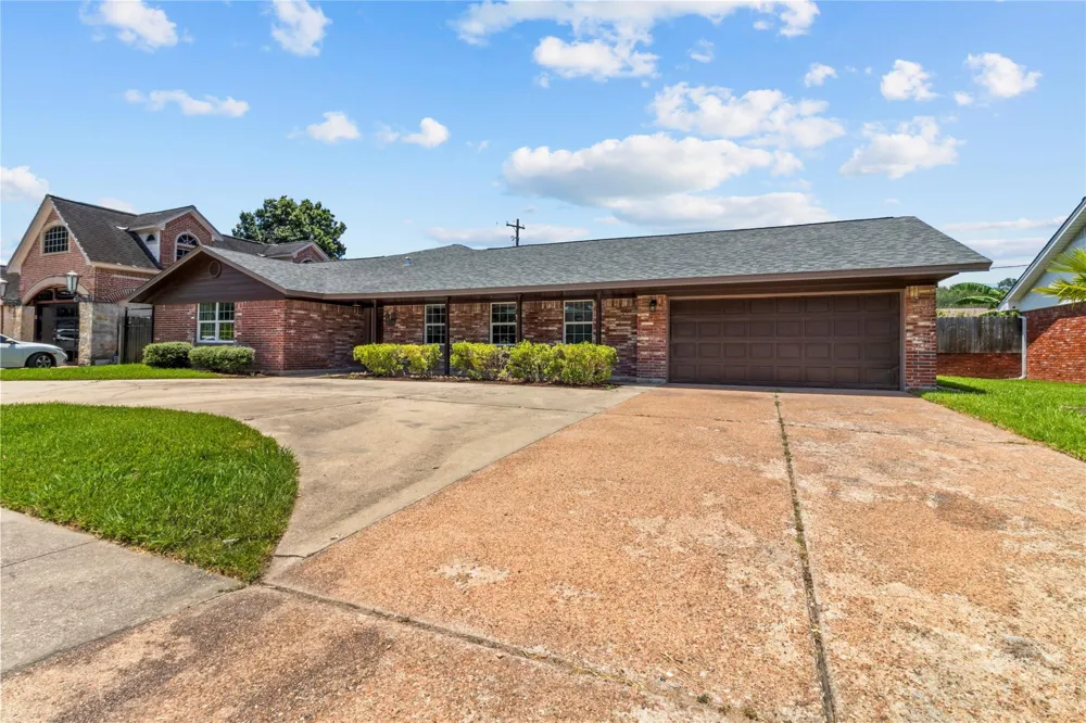 2304 Harper Drive Pasadena, TX 77502