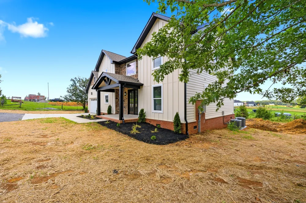 3305 Dobbins Pike Portland, TN 37148
