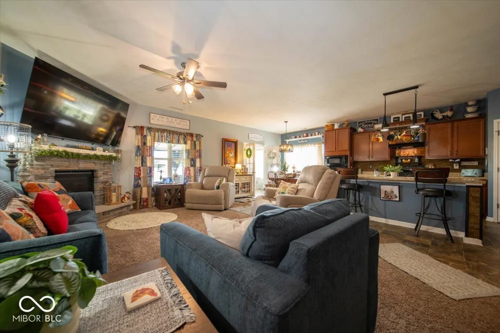 129 Larimar Way Whiteland, IN 46184