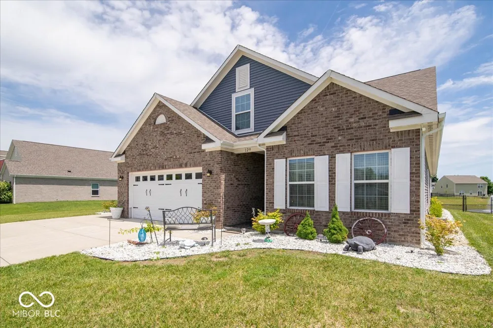 129 Larimar Way Whiteland, IN 46184