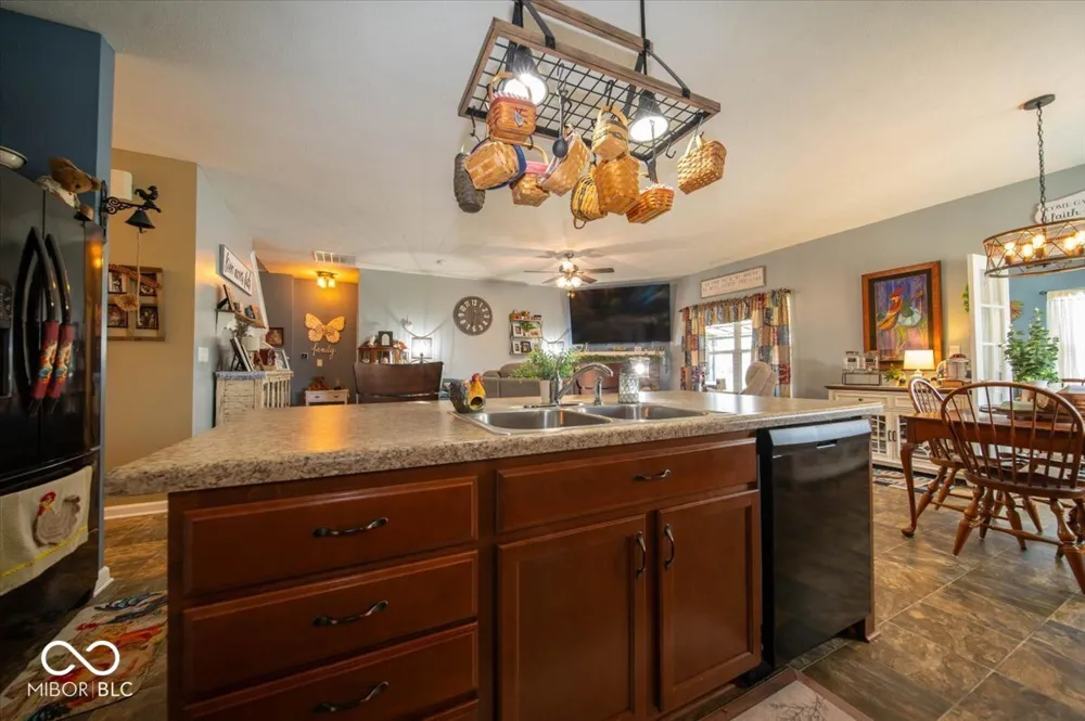 129 Larimar Way Whiteland, IN 46184