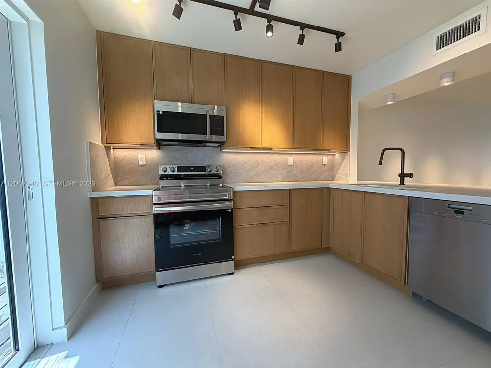 1220 Euclid Ave #2 Miami Beach, FL 33139
