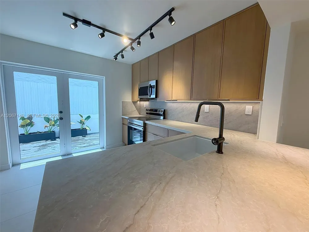 1220 Euclid Ave #2 Miami Beach, FL 33139