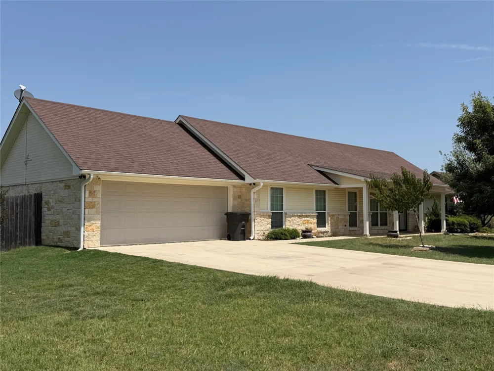 313 E River Oaks Road Early, TX 76802