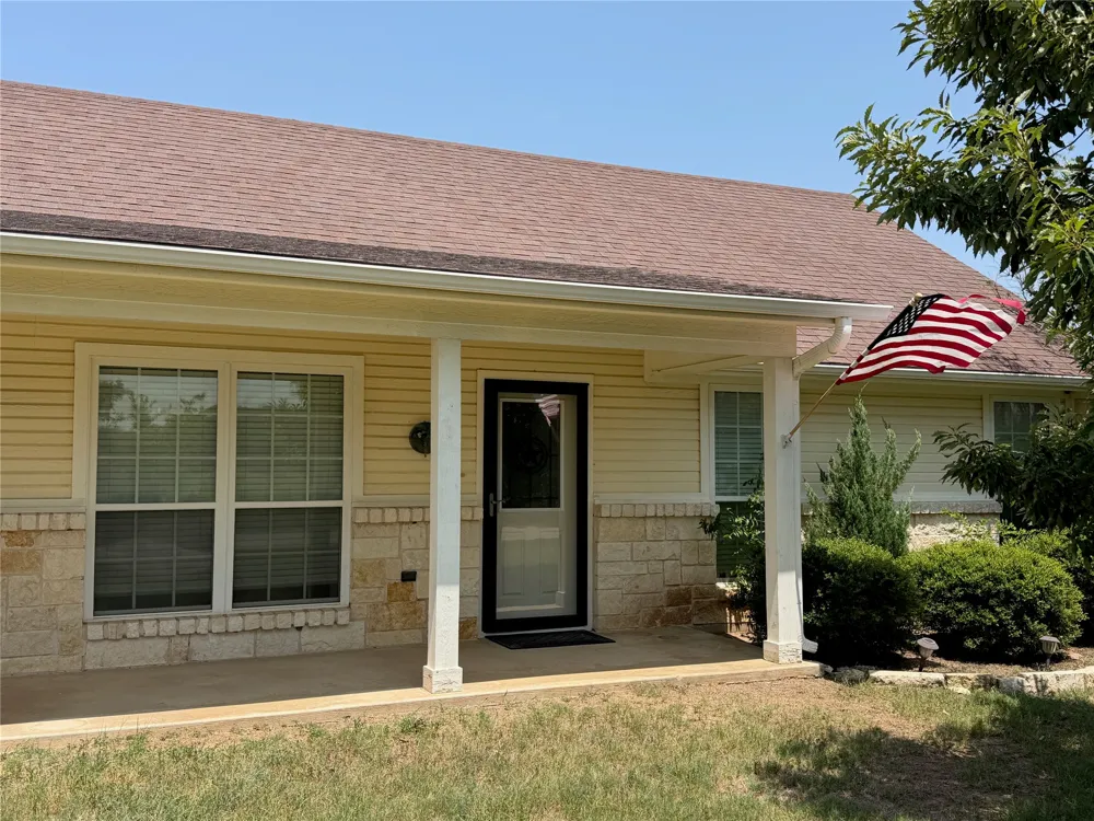 313 E River Oaks Road Early, TX 76802