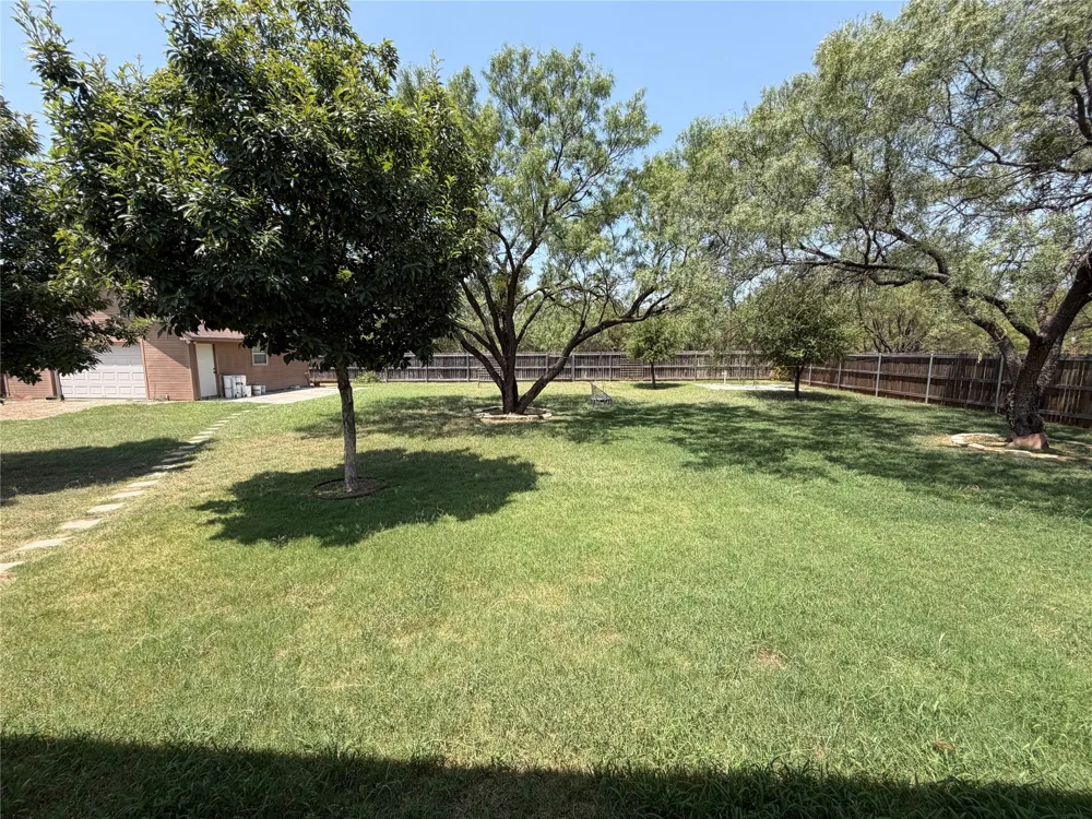 313 E River Oaks Road Early, TX 76802