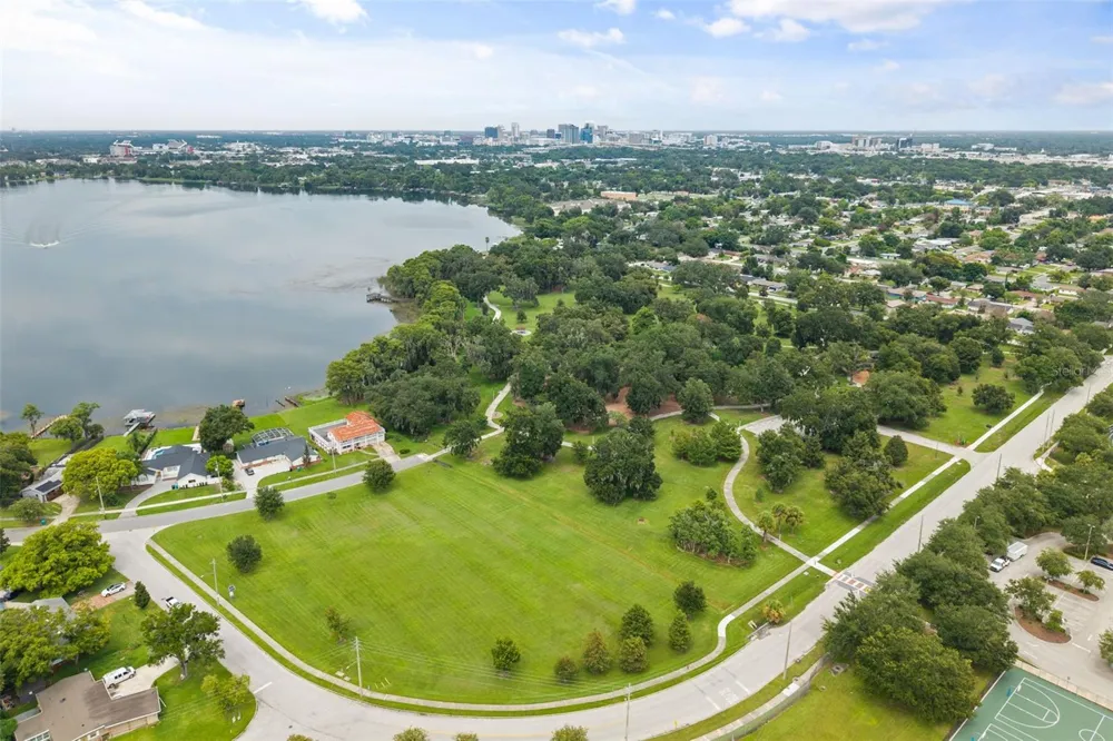 2629 TELSTAR AVENUE Orlando, FL 32805