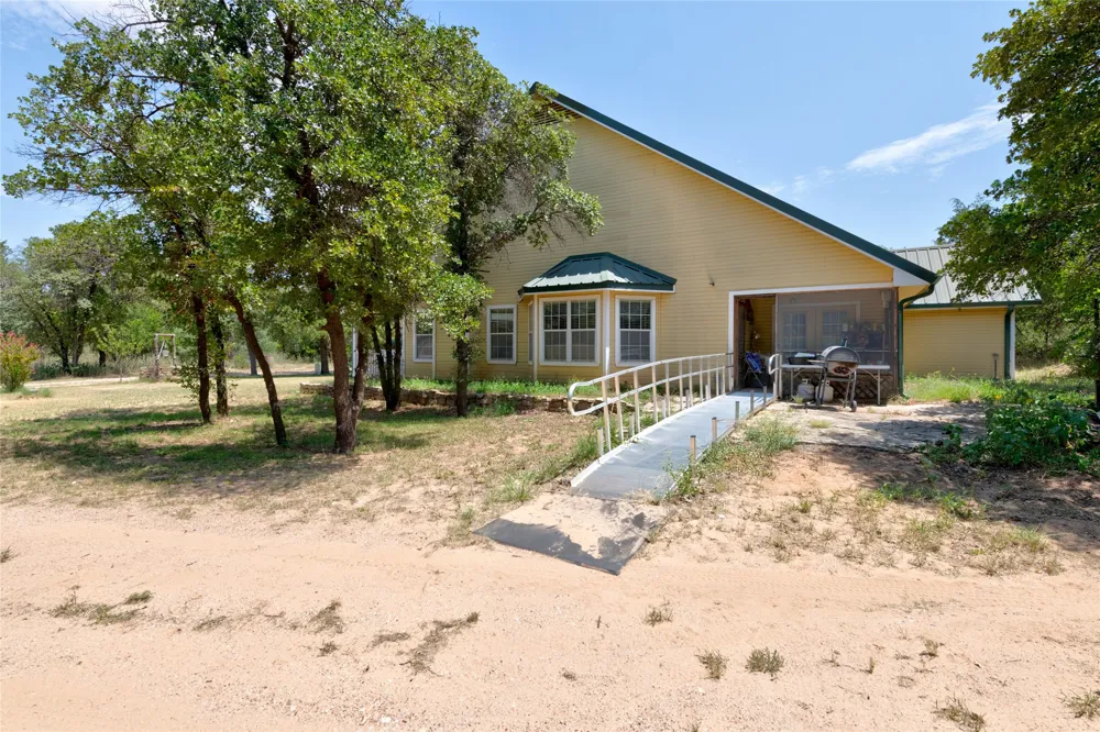 9684 FM3326 Hawley, TX 79525