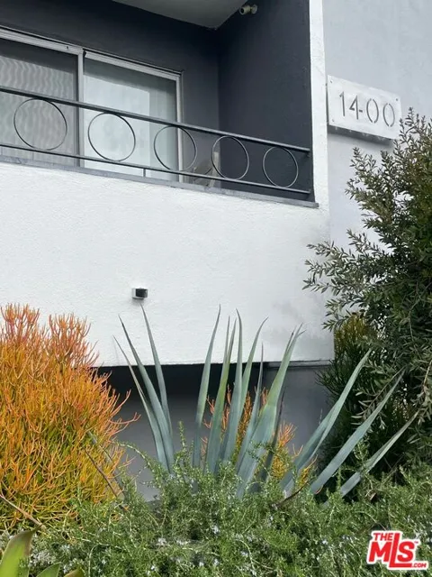 1400 Fairfax Avenue
