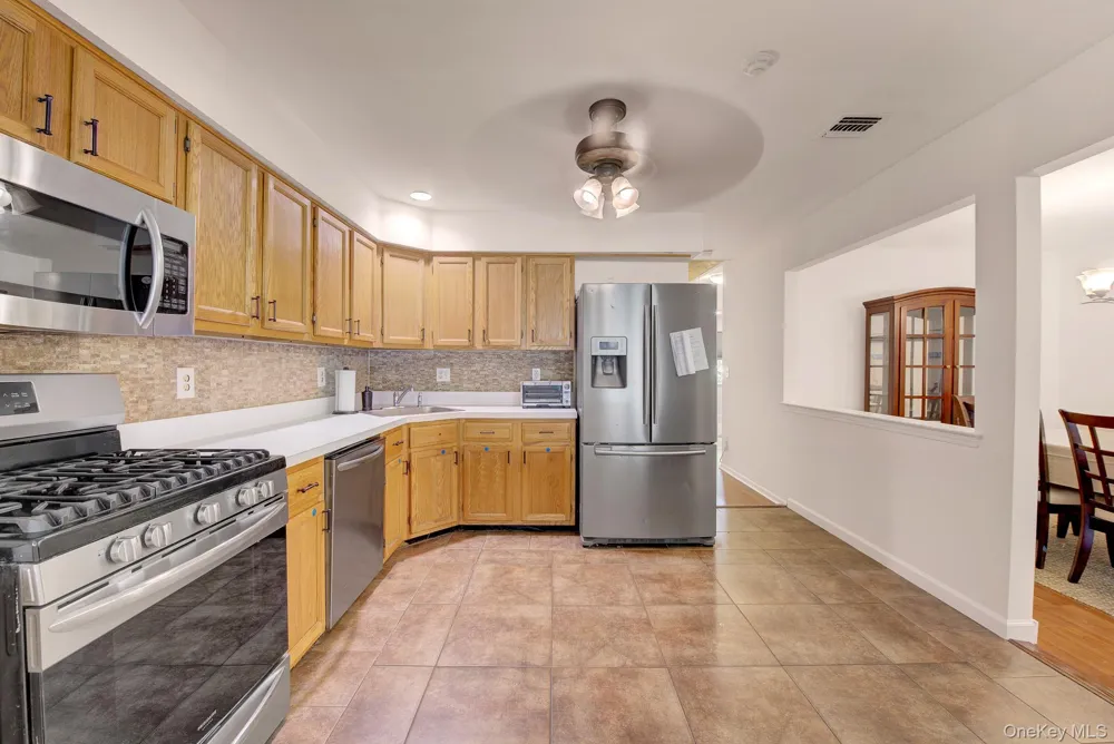 4 Country View Lane Middle Island, NY 11953