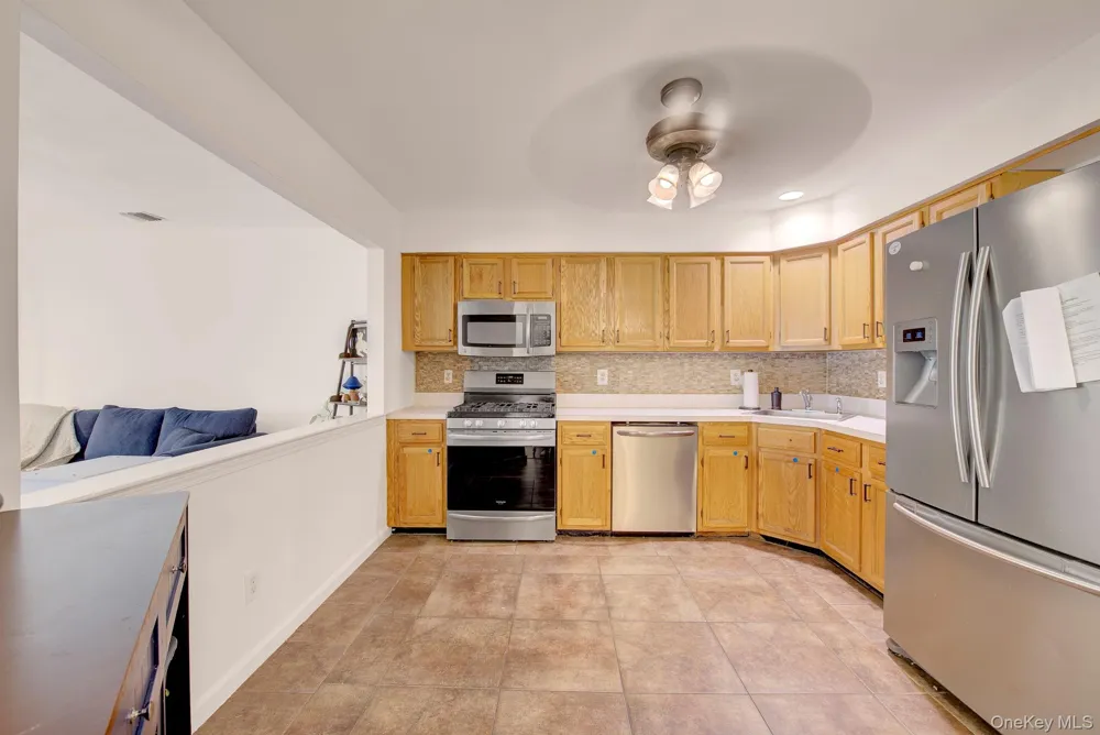 4 Country View Lane Middle Island, NY 11953
