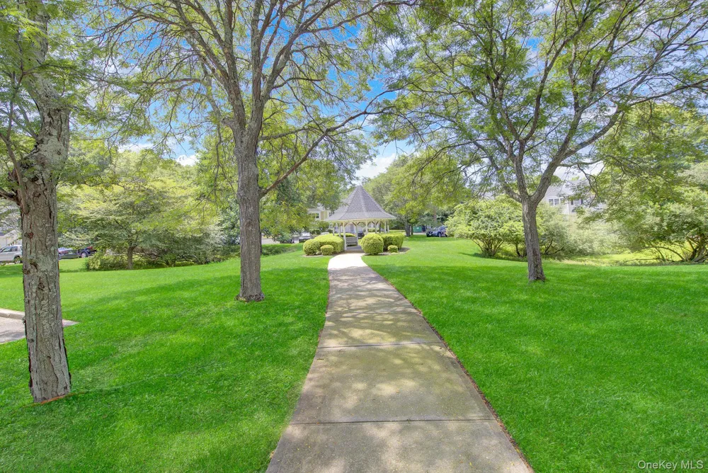 4 Country View Lane Middle Island, NY 11953